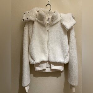 Alo Yoga Foxy Sherpa Jacket in PRISTINE Size SMALL NEW WITH TAGS